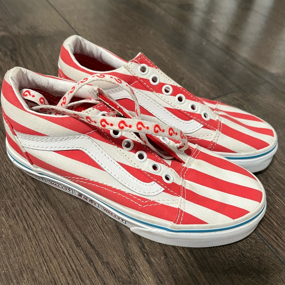 Kids Vans Where’s Waldo special edition size 1 kids, 31.5 EU
